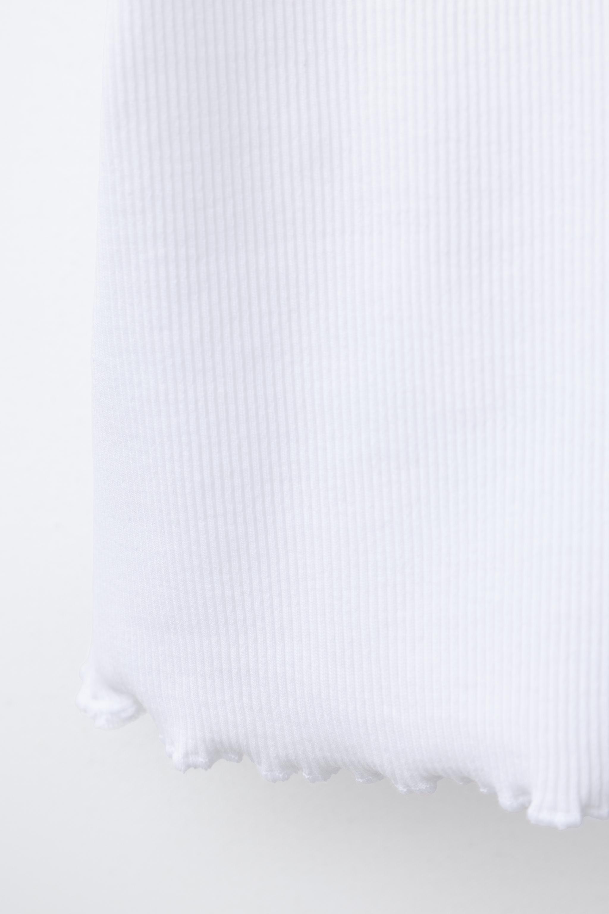 T-SHIRT CÔTELÉ À PIÈCE